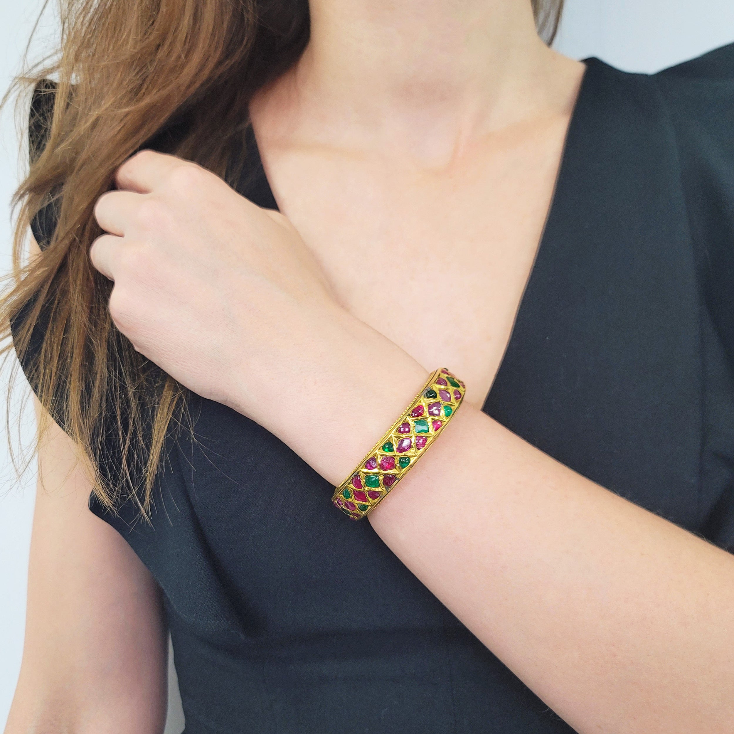 Van Cleef & Arpels Mogul Cut Ruby And Emerald Bracelet In 18k Yellow Gold