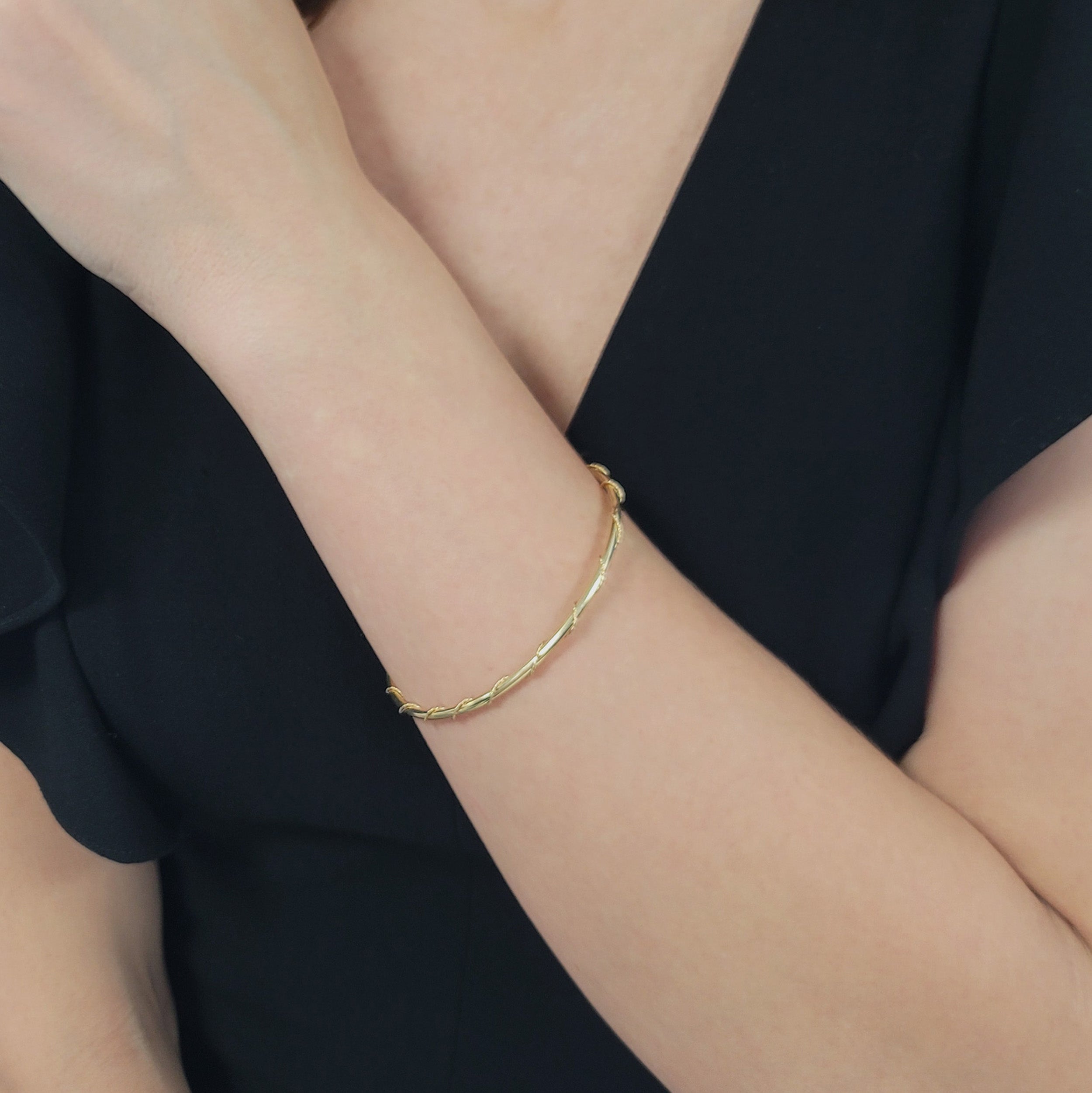 14k Yellow Gold Twist Wire Bangle Bracelet