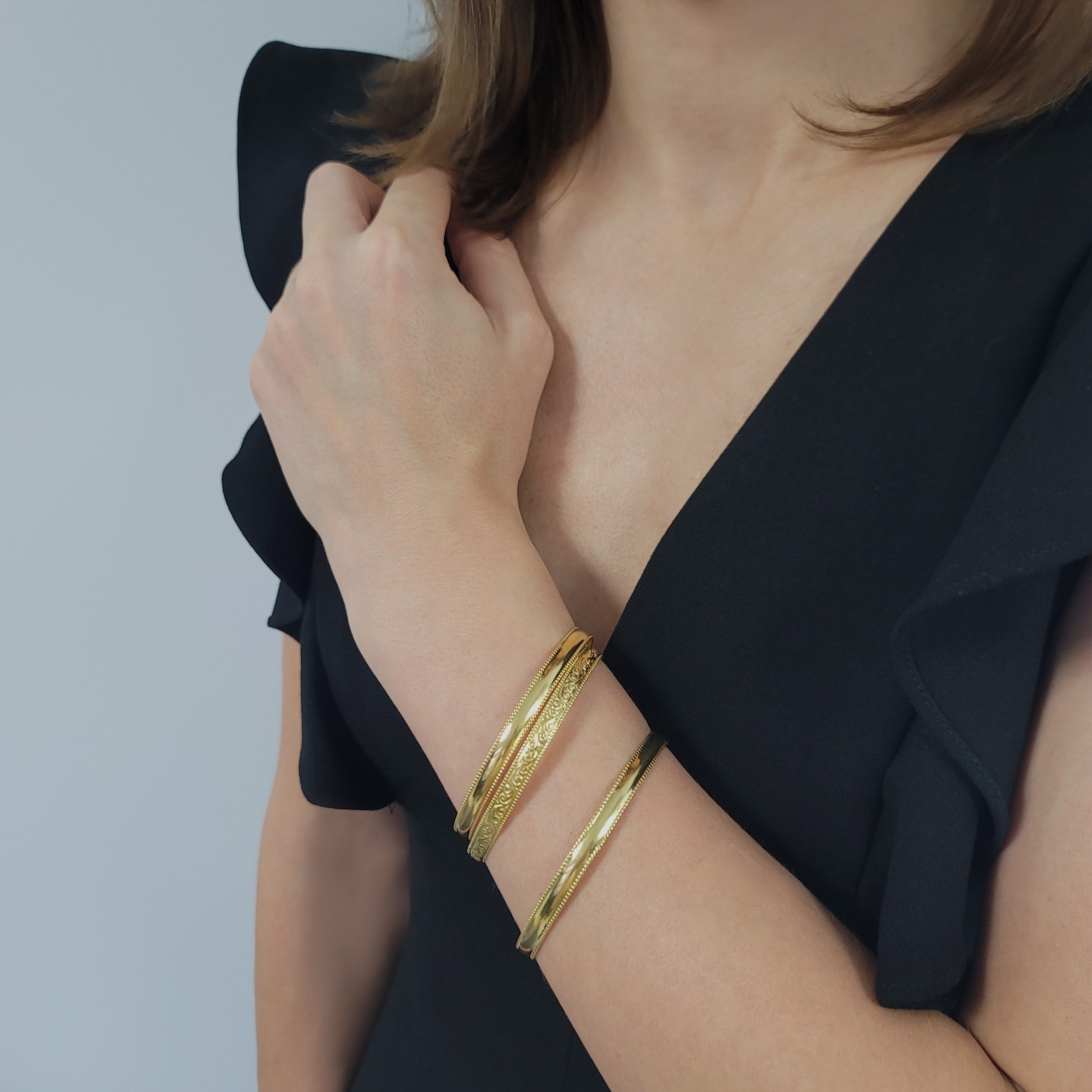 Set Of Three 18k Yellow Gold Bangle Bracelets