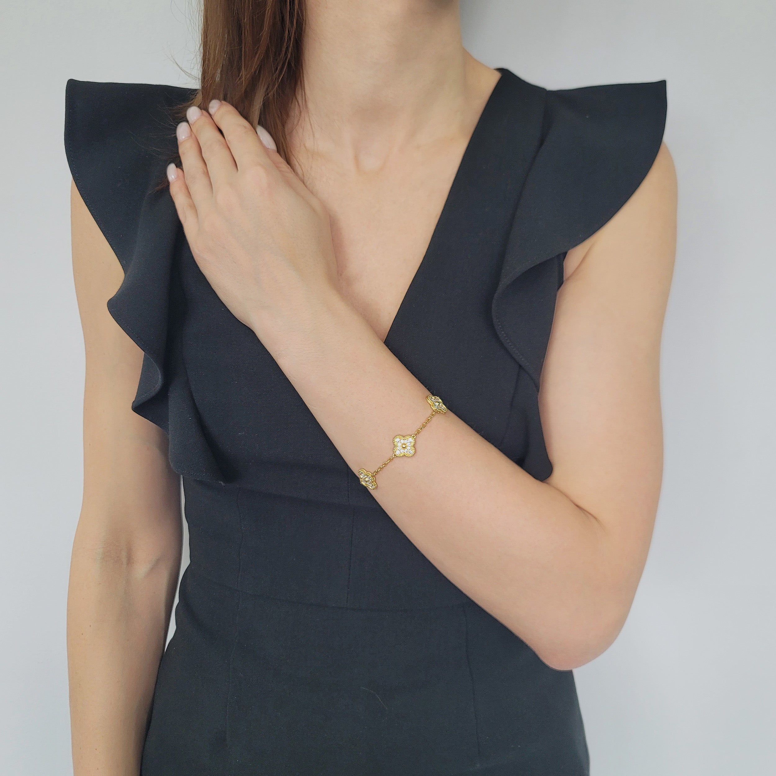 Van Cleef & Arpels Diamond Vintage Alhambra Bracelet In 18k Yellow Gold