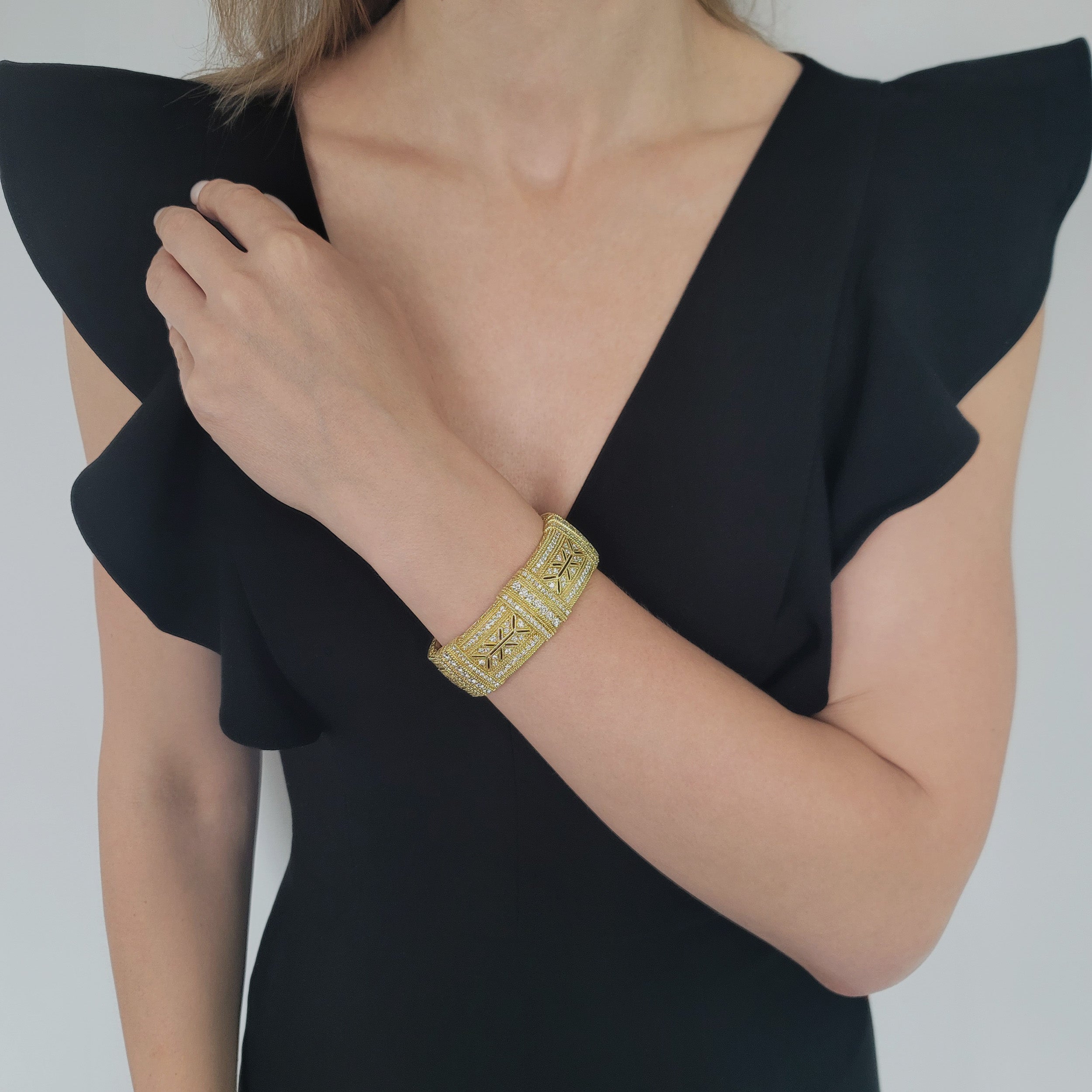 Judith Ripka Hinged Diamond Cuff Bracelet In 18k Yellow Gold