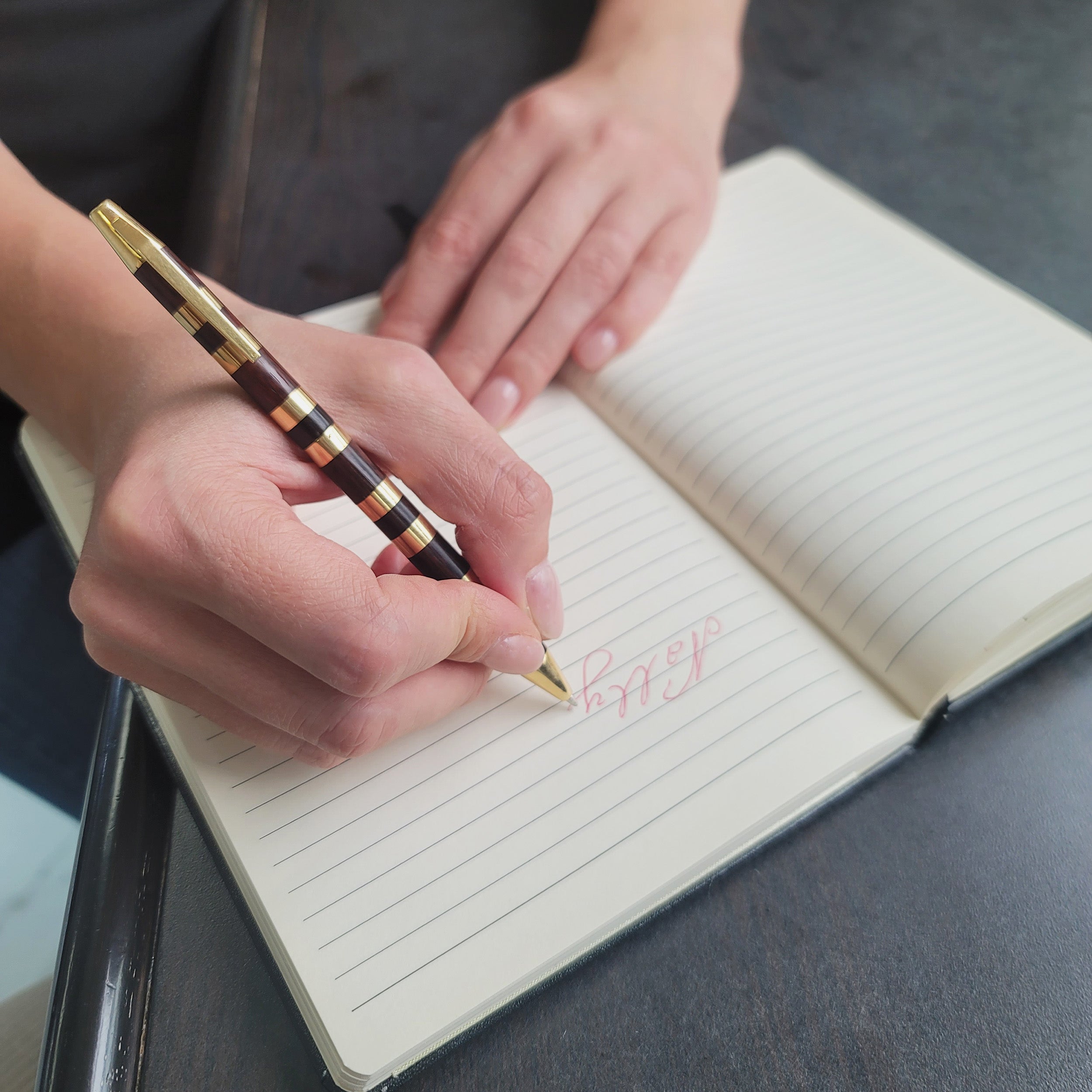 Van Cleef & Arpels 18k Yellow Gold And Wood Pen