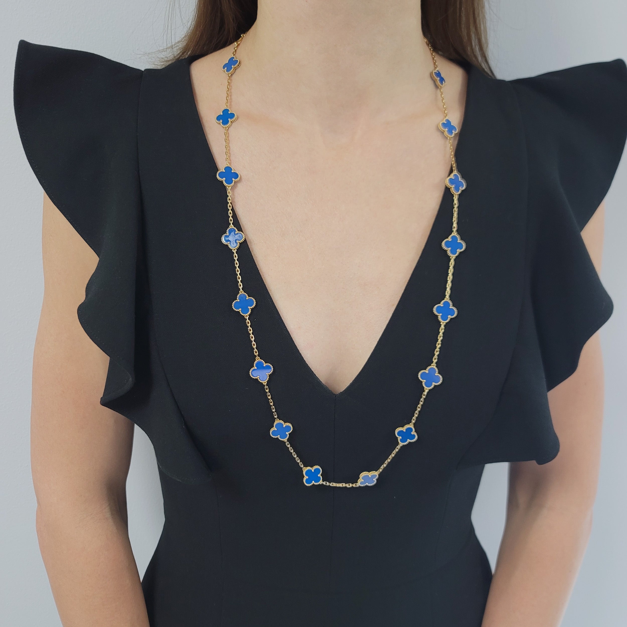Van Cleef & Arpels Agate 20-Motif Vintage Alhambra Necklace In 18k Yellow Gold