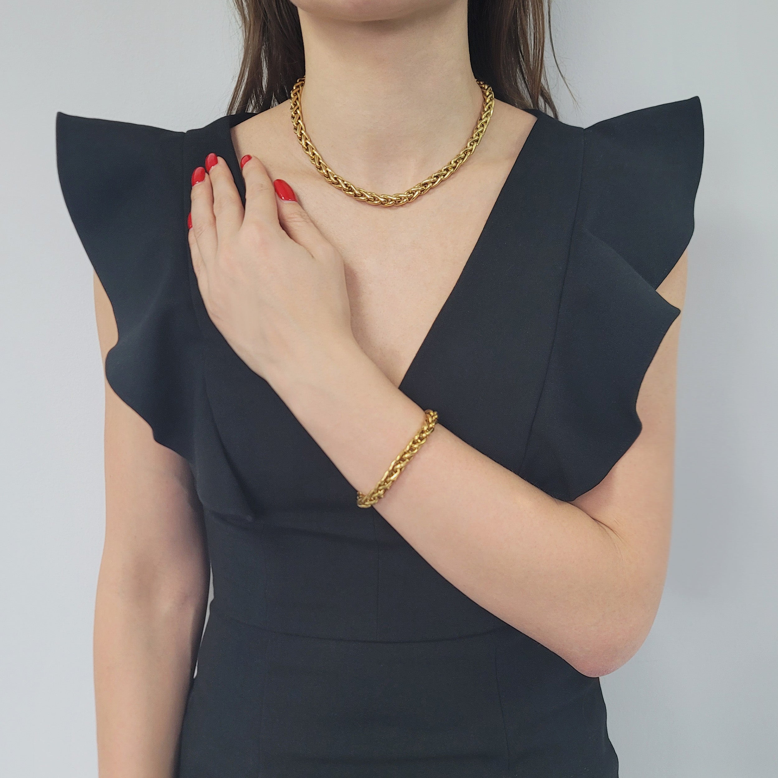 Necklace And Bracelet Suite In 18k Yellow Gold