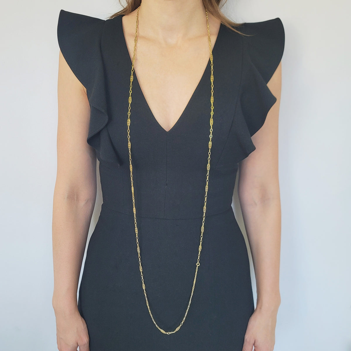 Art Novuveau French handmade long chain / muff chain in 18k yellow gold