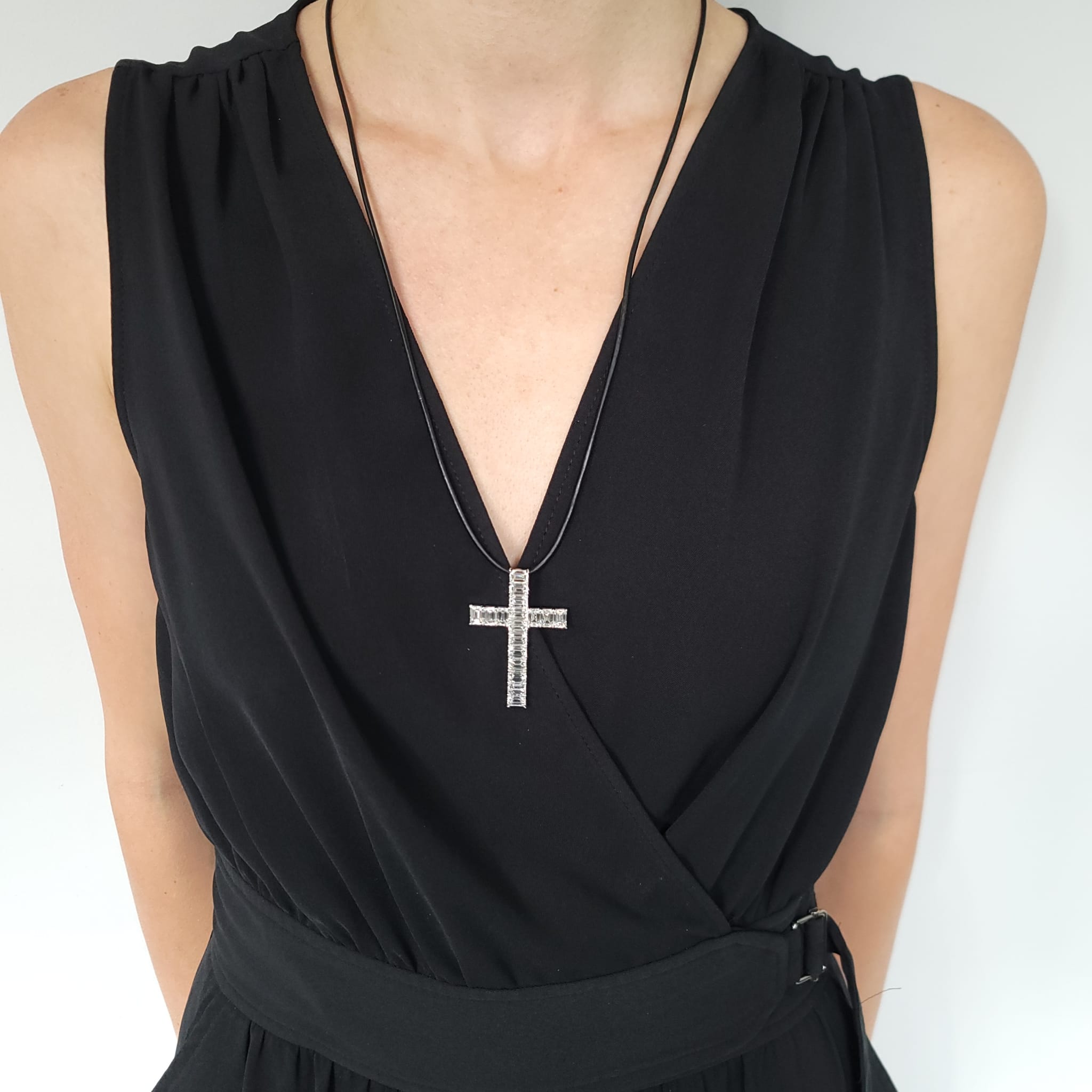 12.47tcw Diamond and Platinum Cross Pendant In Platinum