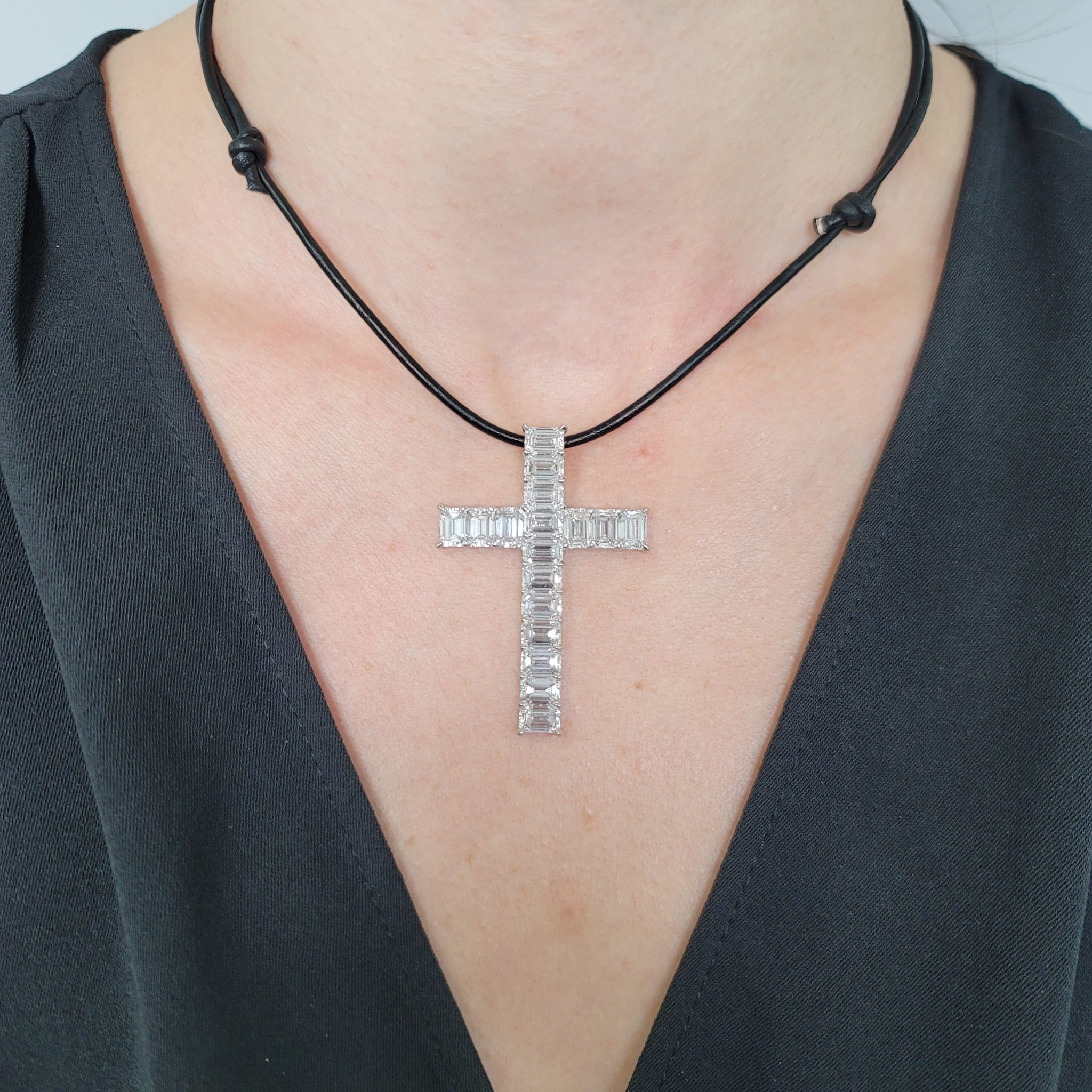 12.47tcw Diamond and Platinum Cross Pendant In Platinum