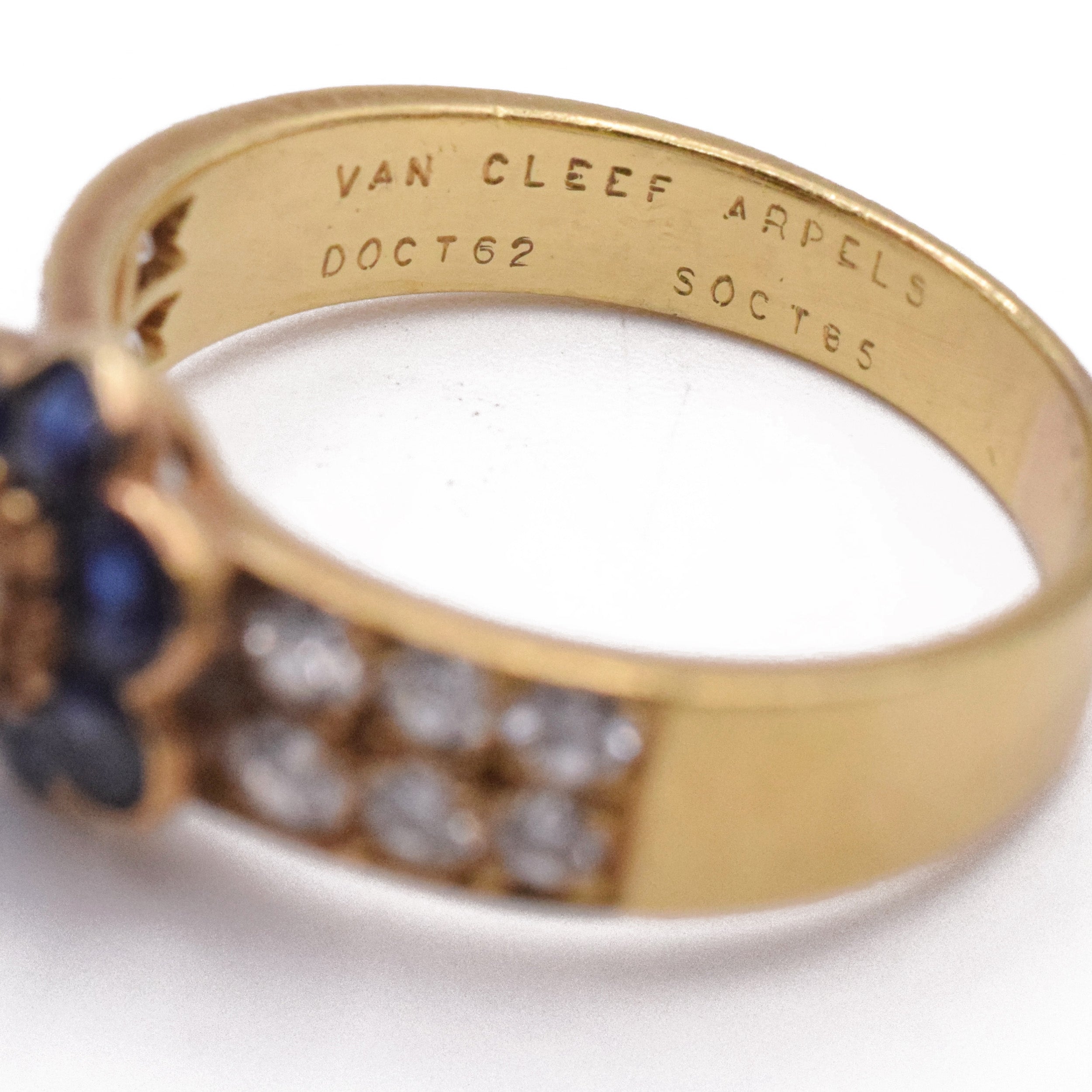 Van Cleef & Arpels Diamond And Sapphire Fleurette Ring In 18k Yellow Gold