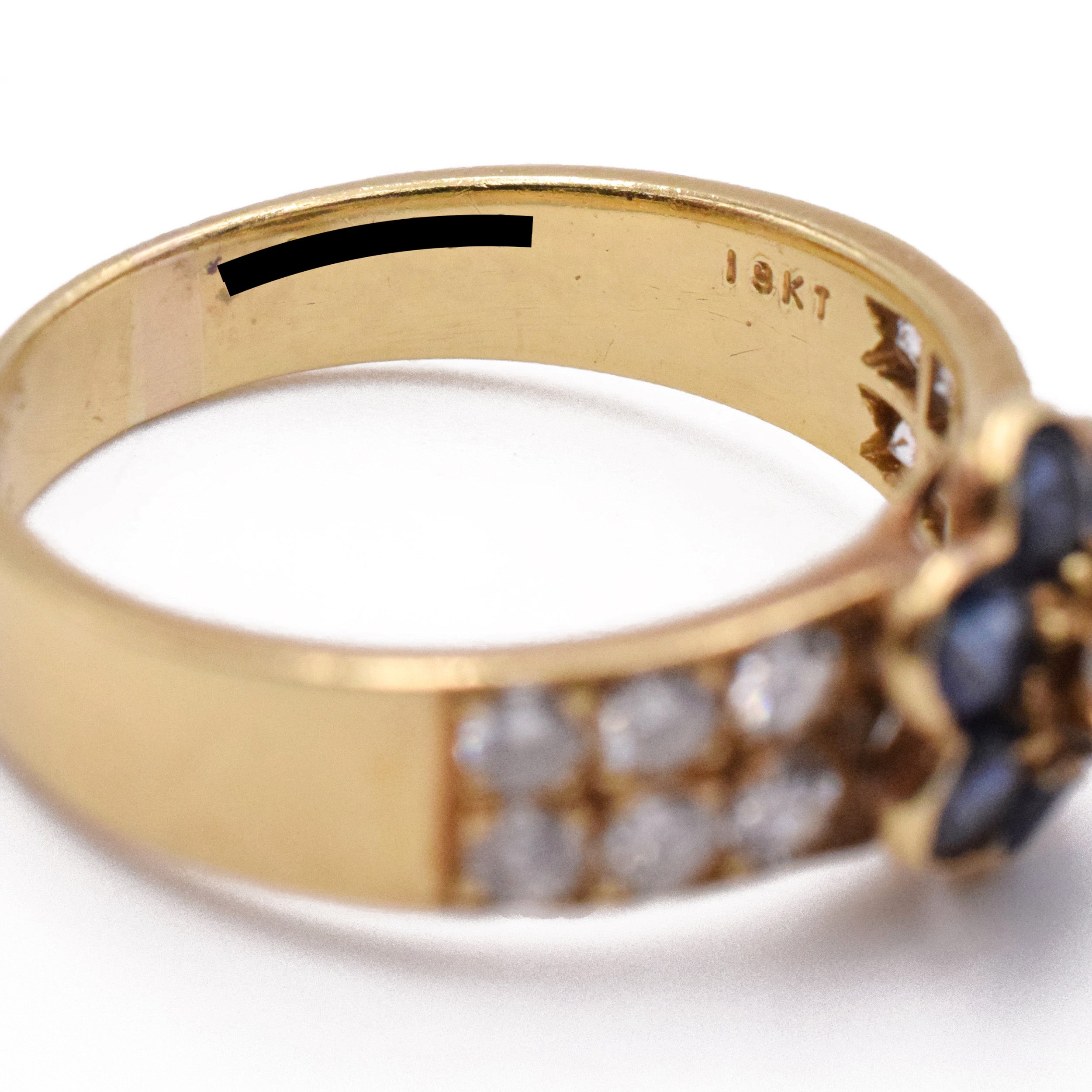 Van Cleef & Arpels Diamond And Sapphire Fleurette Ring In 18k Yellow Gold