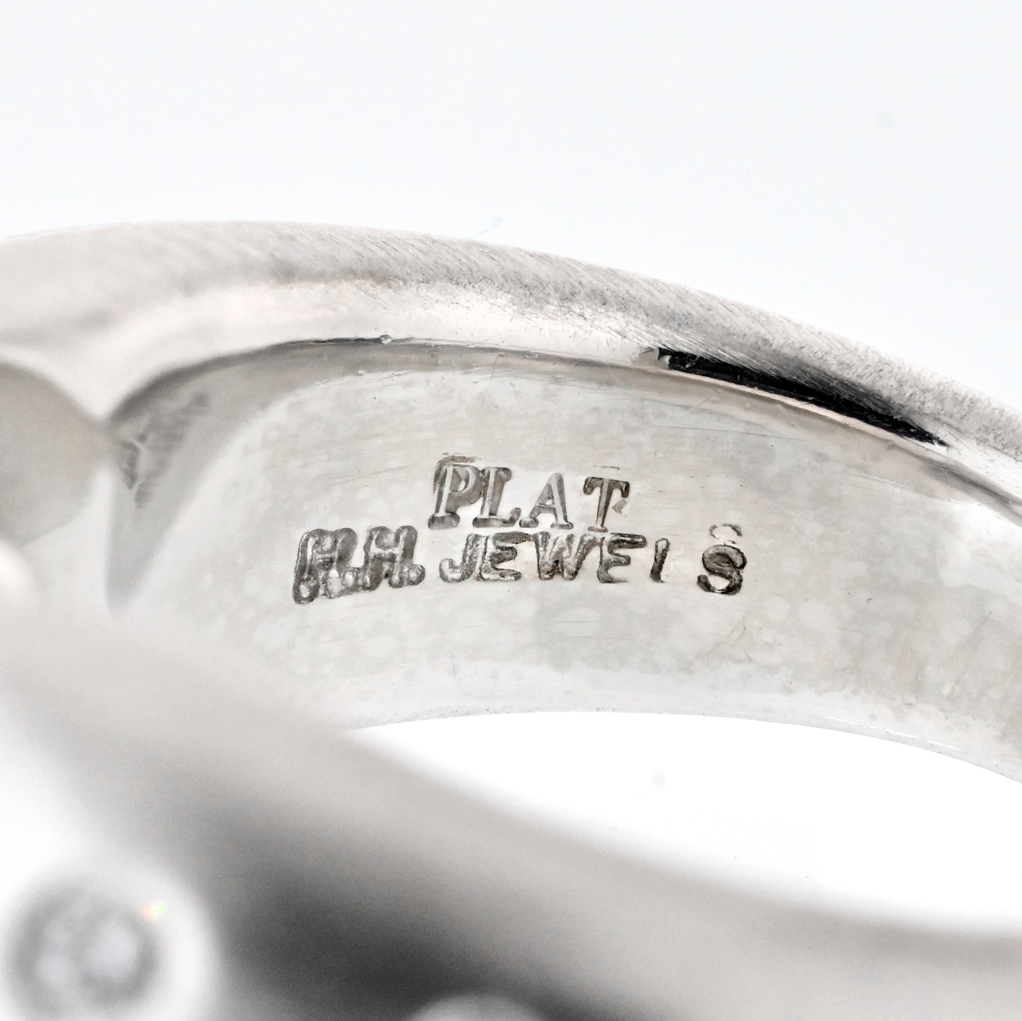 2.00ct GIA Round Brilliant Cut Diamond Ring In Platinum