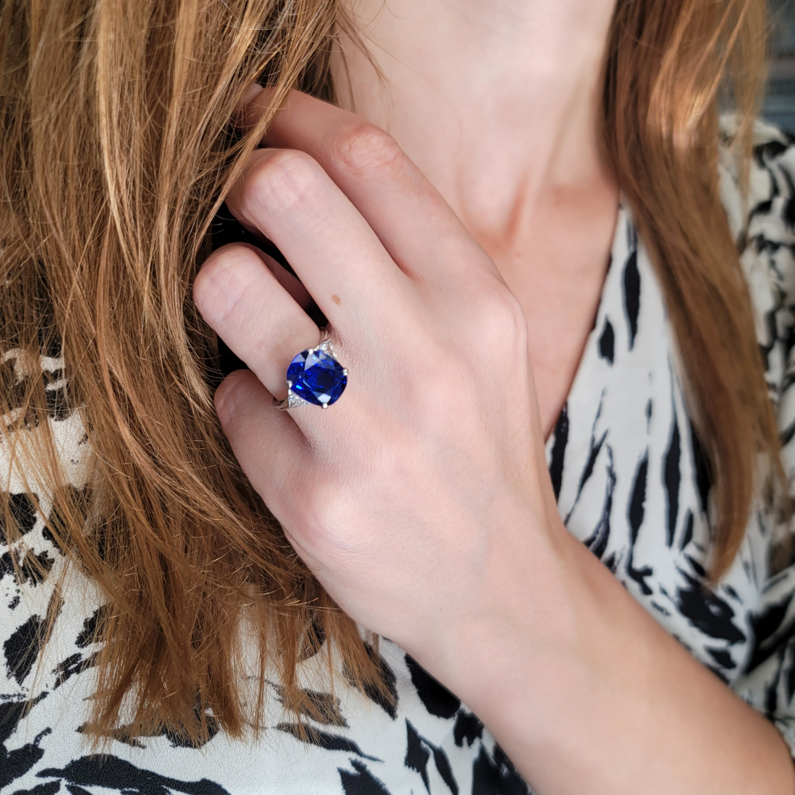 Tiffany&Co. Royal Blue Sapphire And Diamond Ring In Platinum