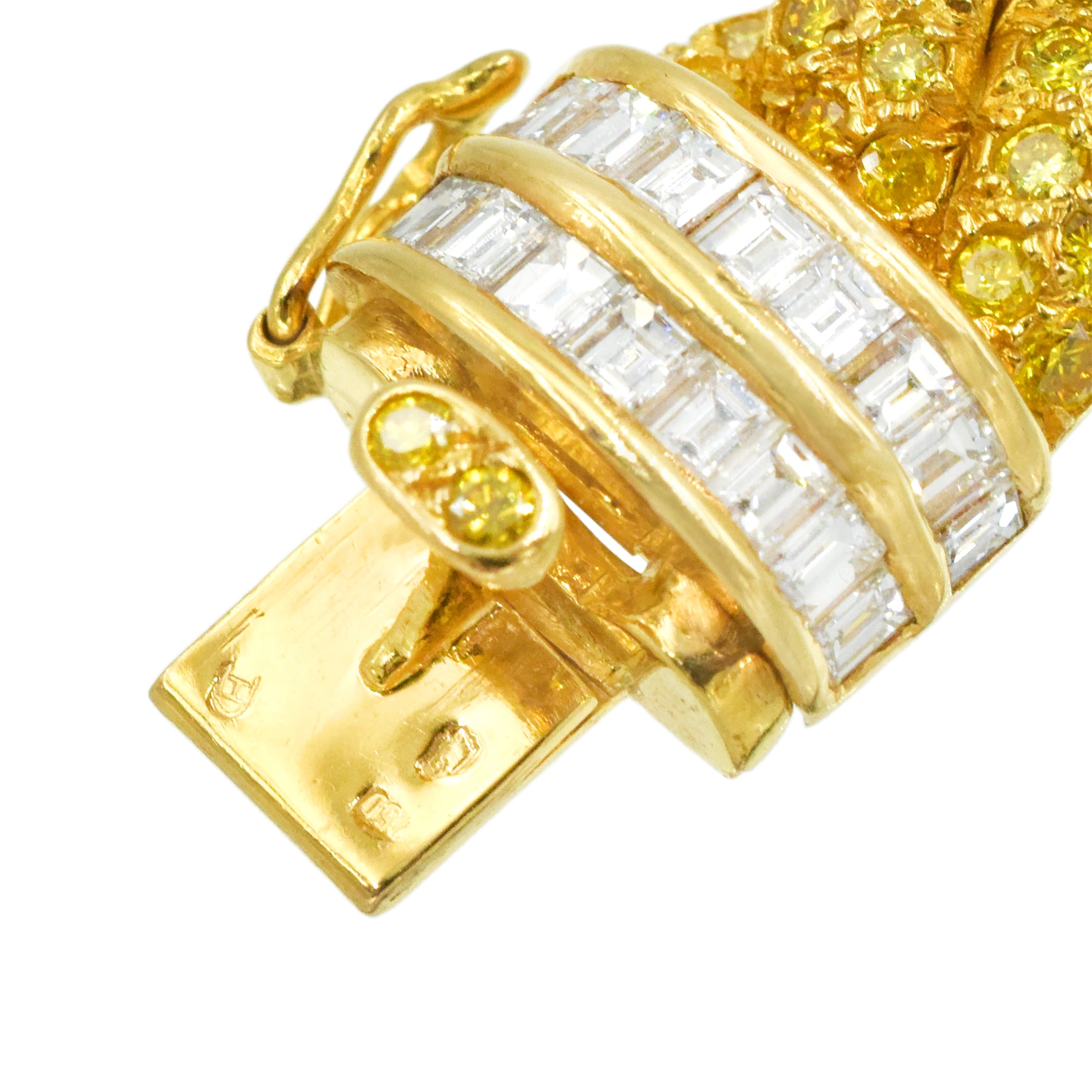Graff 7.00ct Fancy Intense Yellow & 10.00ct White Diamond Bracelet In 18k Gold