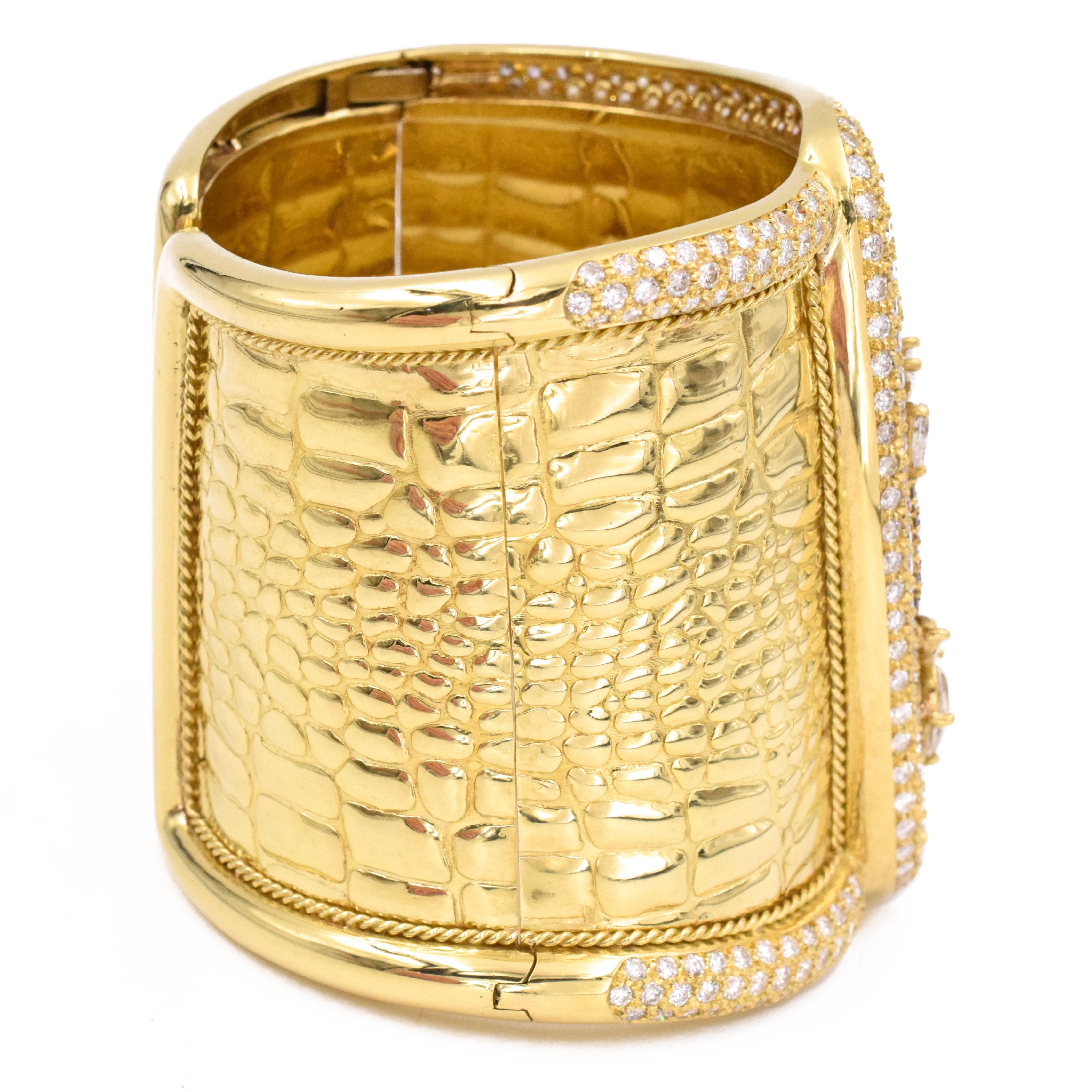 Etoile 1970's Diamond Cuff Watch Made in 18K Yellow Gold