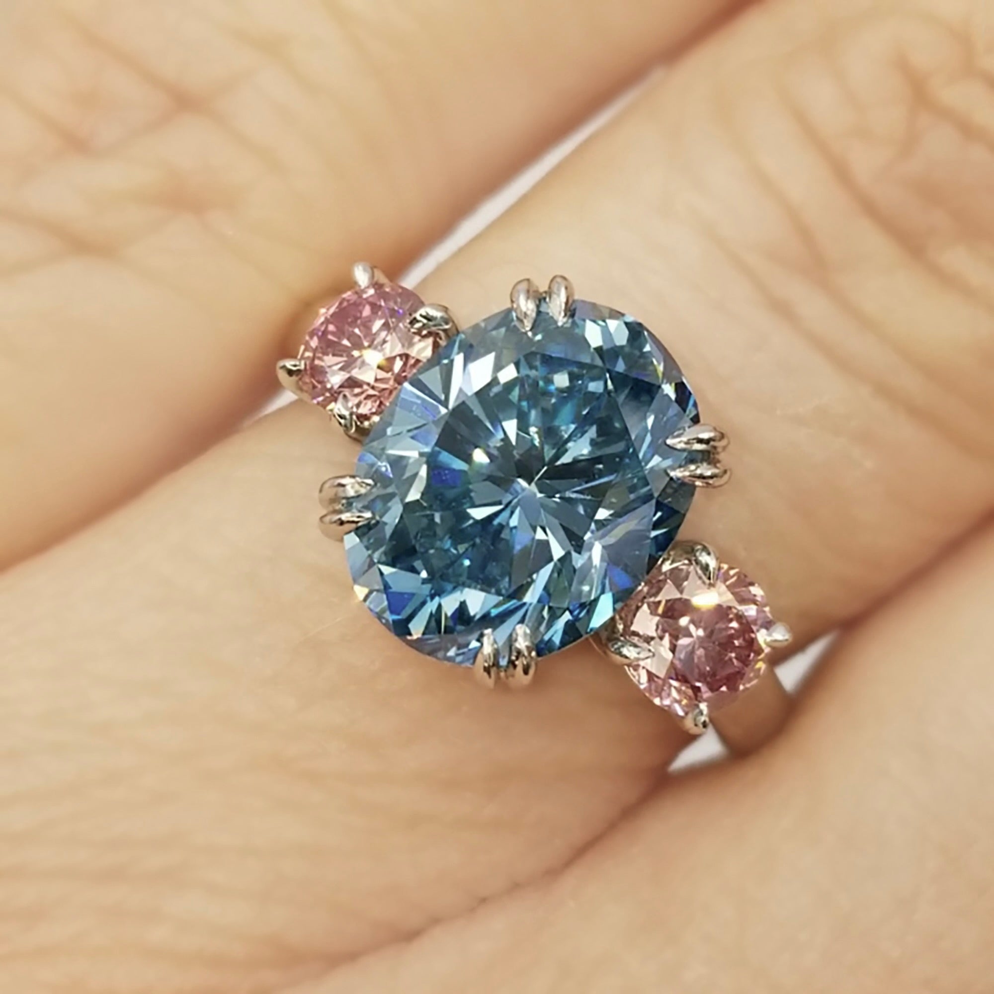 4.03ct Blue & 0.67ct Pink Diamond Ring in Platinum