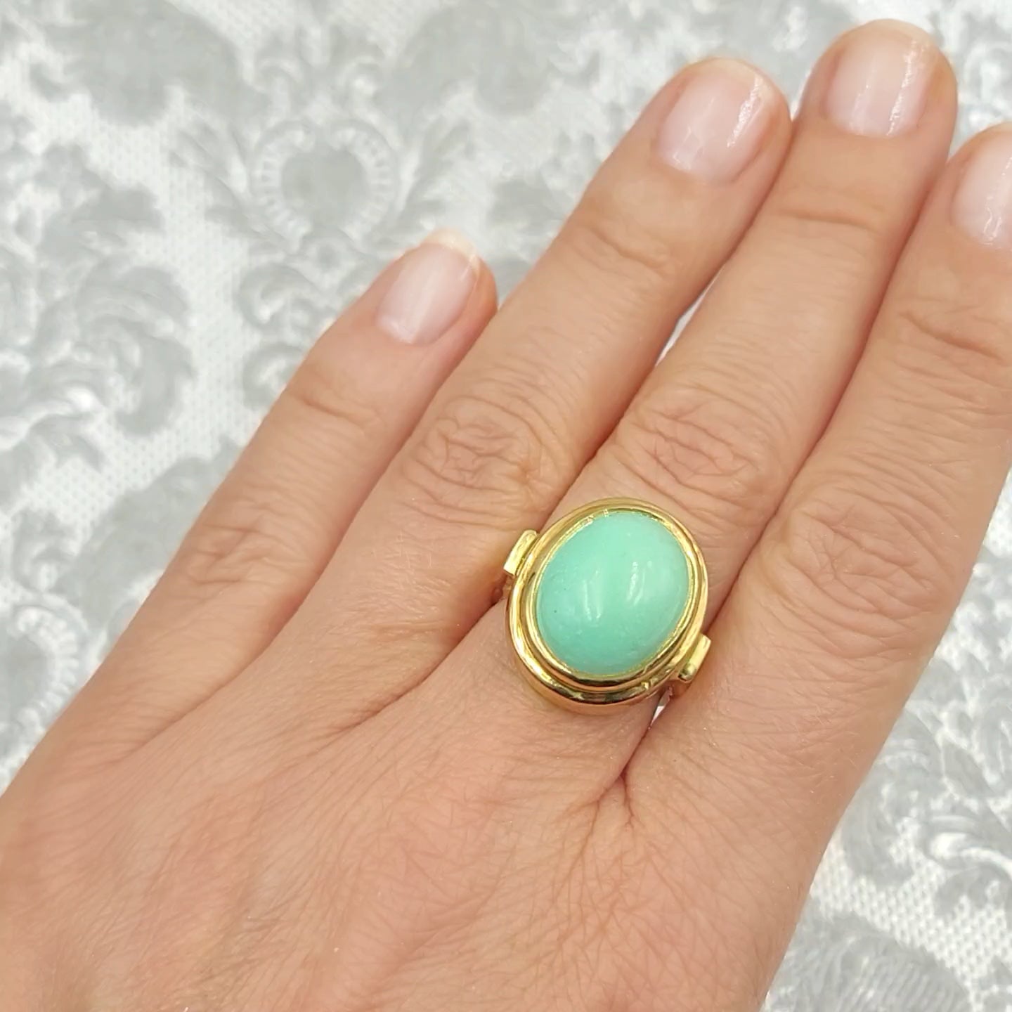 Turquoise Cocktail Ring in 18k Yellow Gold