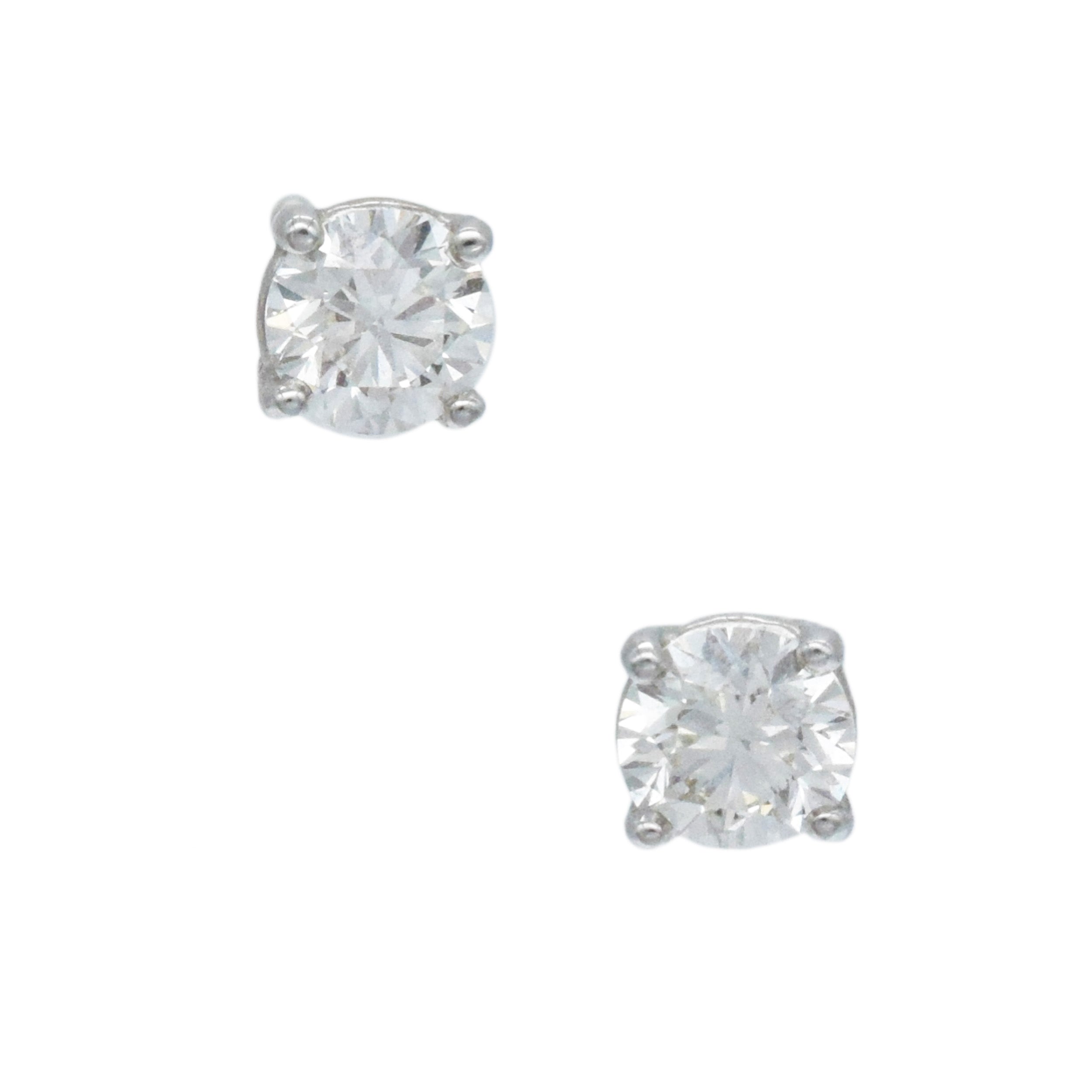 0.80ct Diamond stud earrings in 14k white gold