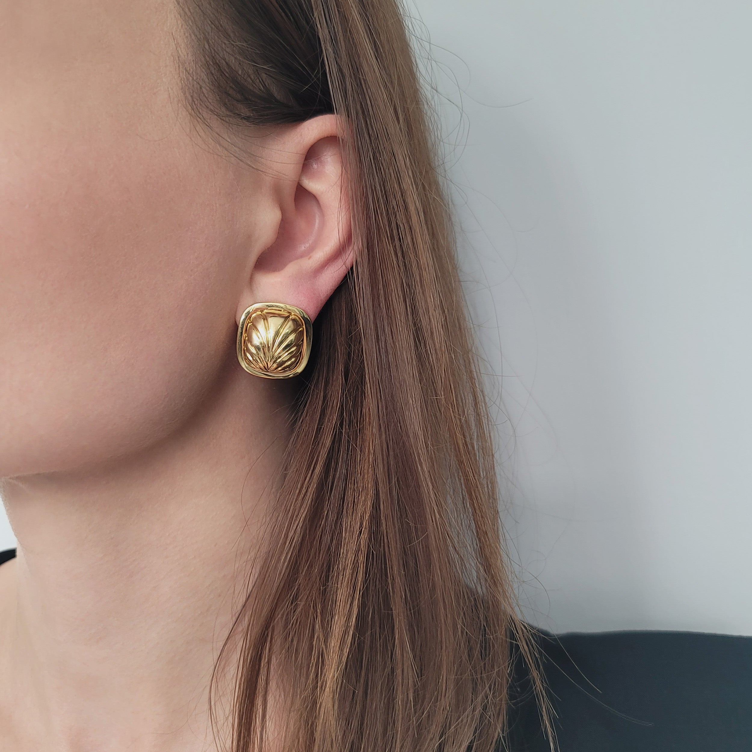 Cushion Shaped Foliage Motif Earrings In 18k Yellow Gold