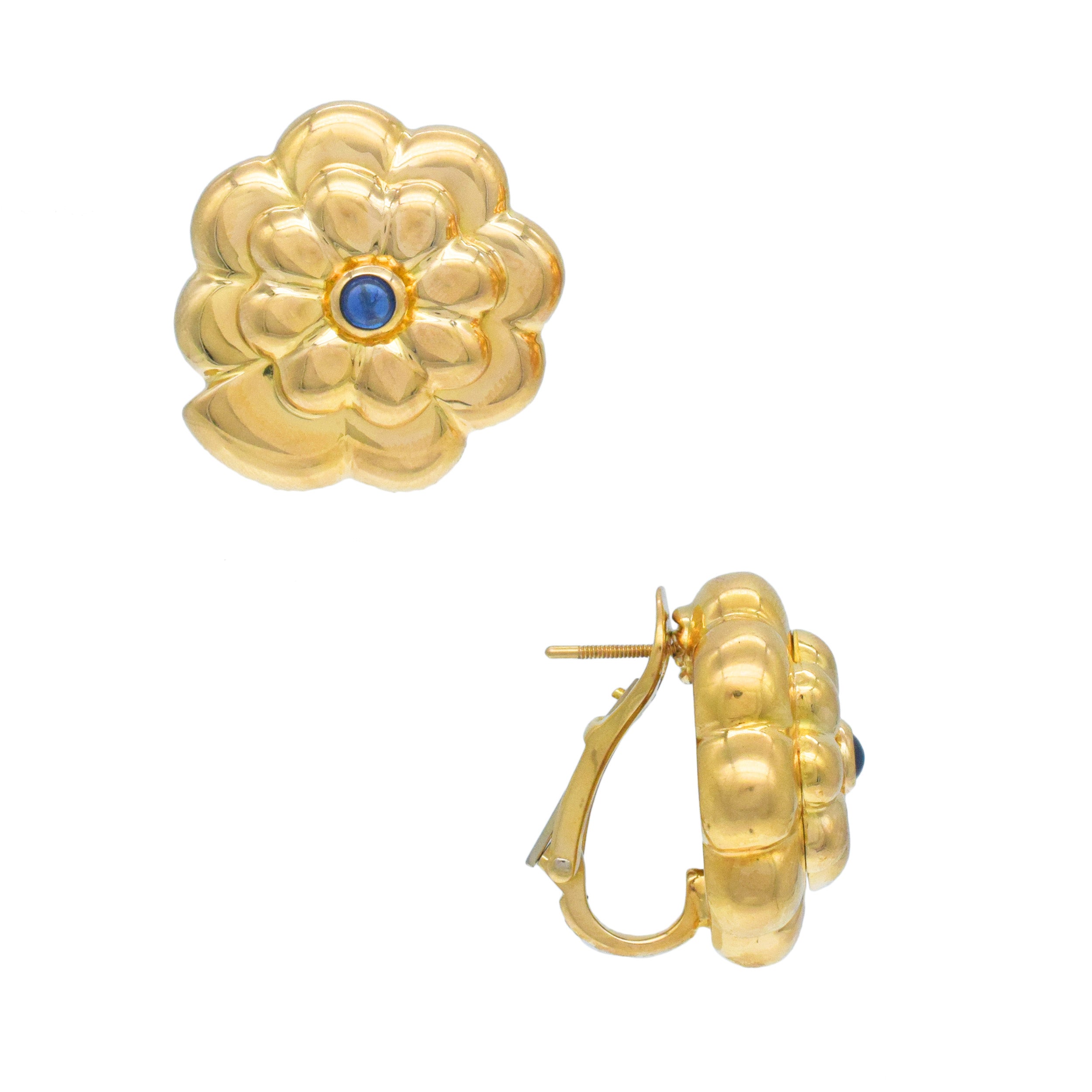 18k Polished Yellow Gold Gardenia Earrings With Sapphire Centers