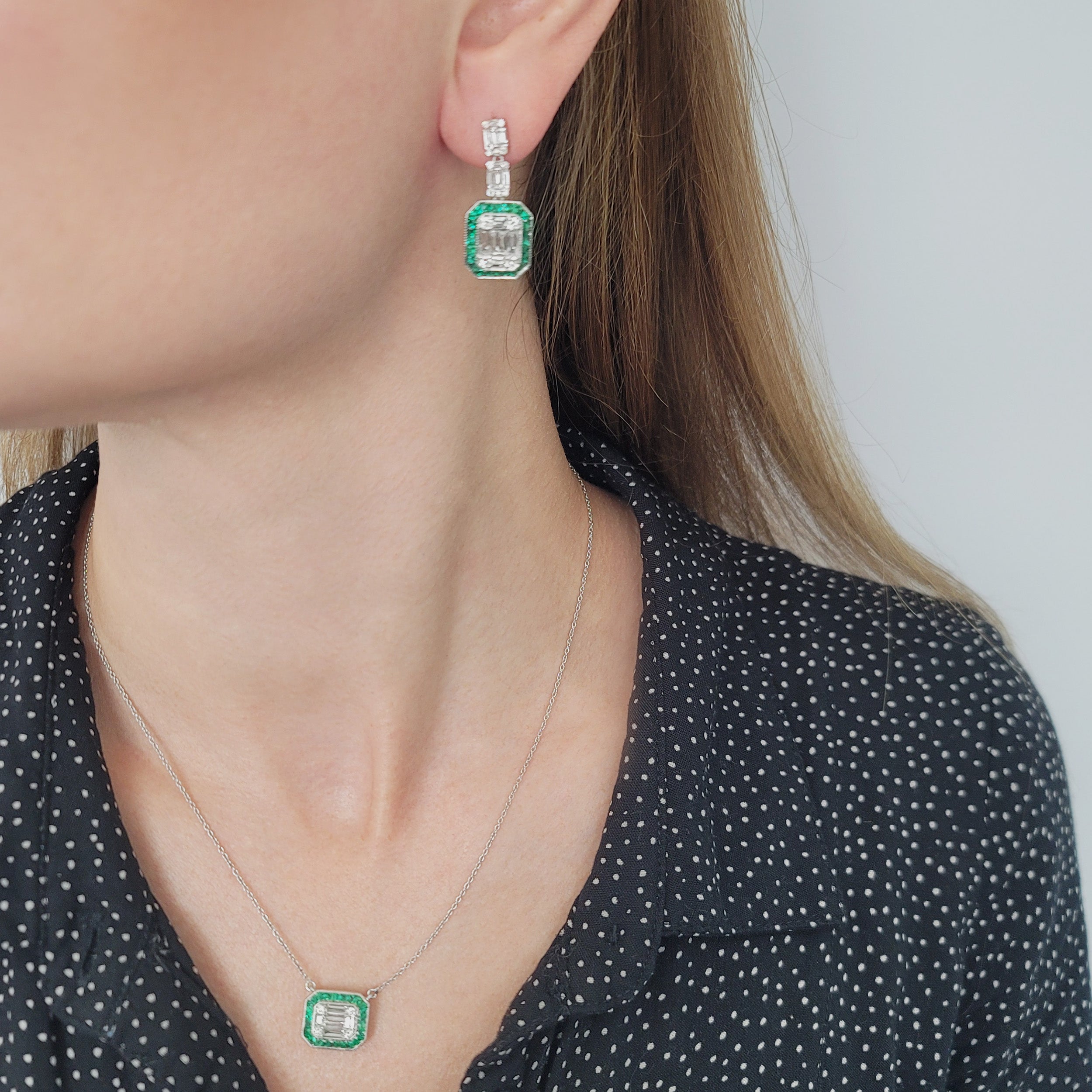 Diamond And Emerald Earrings And Necklace Suite In 18k White Gold
