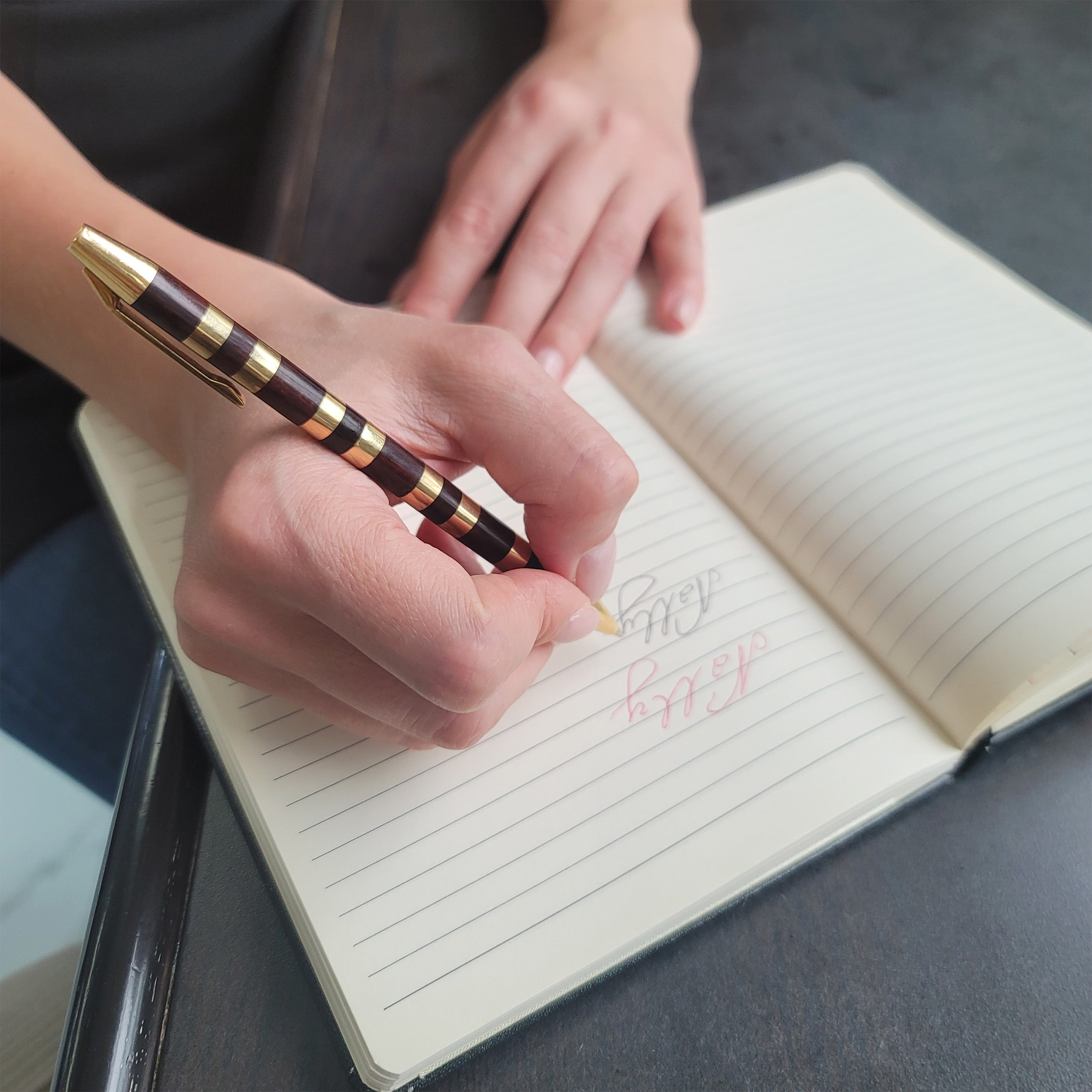 Van Cleef & Arpels 18k Yellow Gold And Wood Pen
