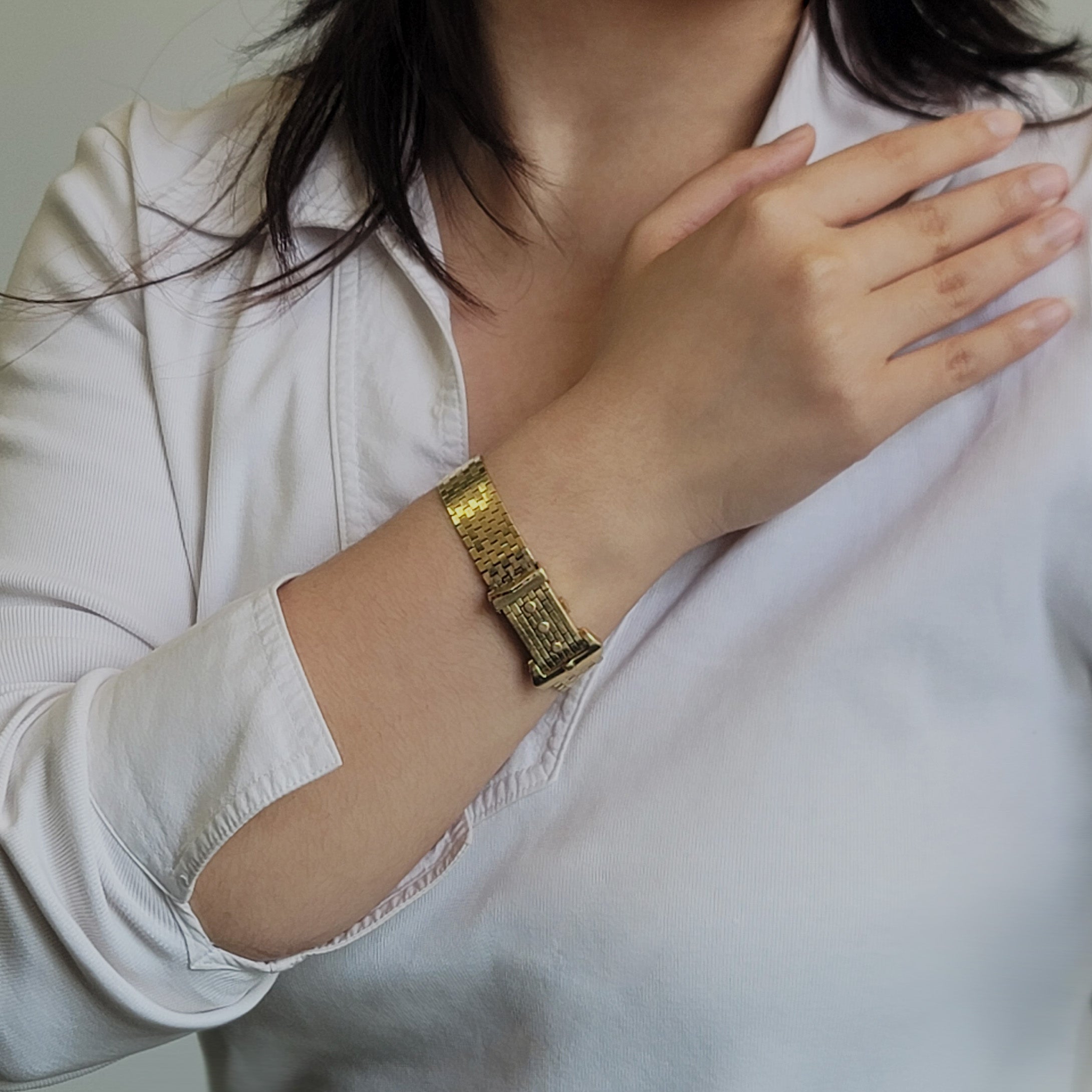De Riba Vintage Belt Buckle Peekaboo Watch In 14k Yellow Gold