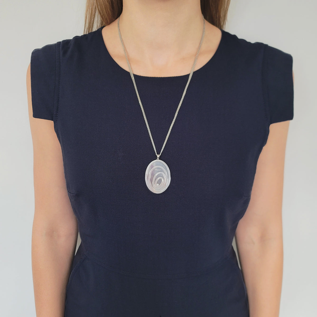 Chopard Happy Spirit floating diamond oval pendant necklace In 18k white gold