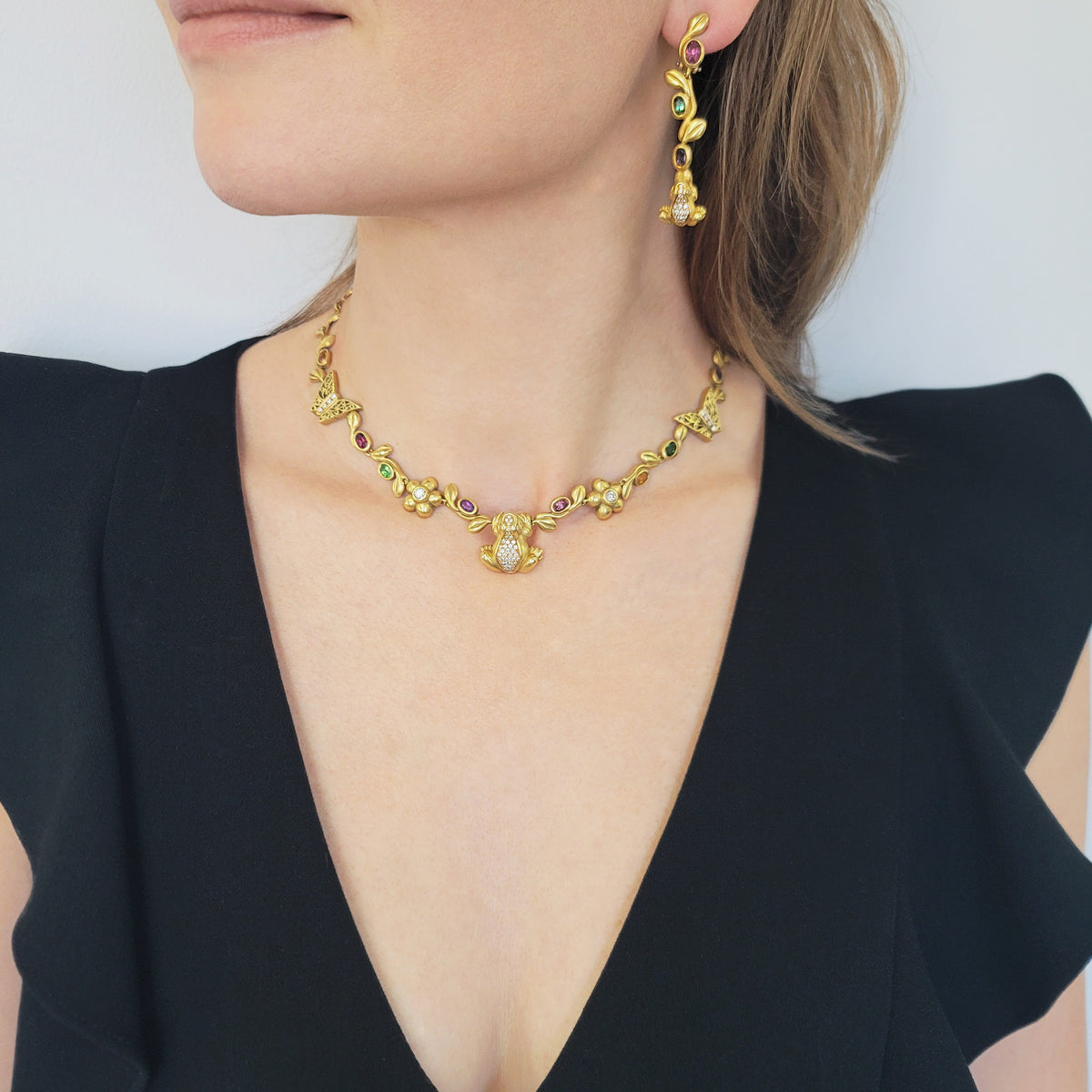 Kieselstein-Cord 'Midsummer Night's Dream' collection necklace and earrings suite in 18k yellow gold