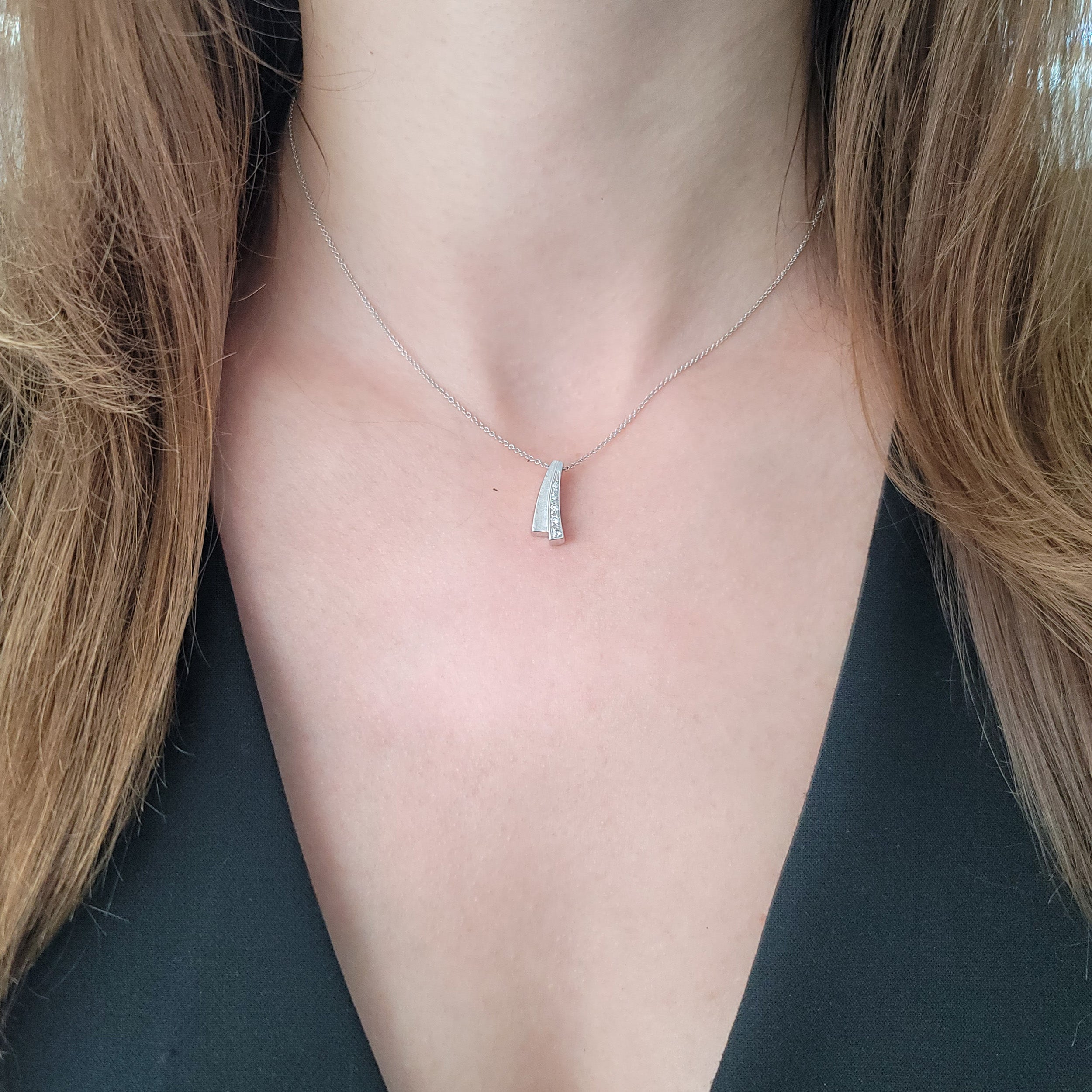 Diamond Pendant / Necklace In 18k White Gold