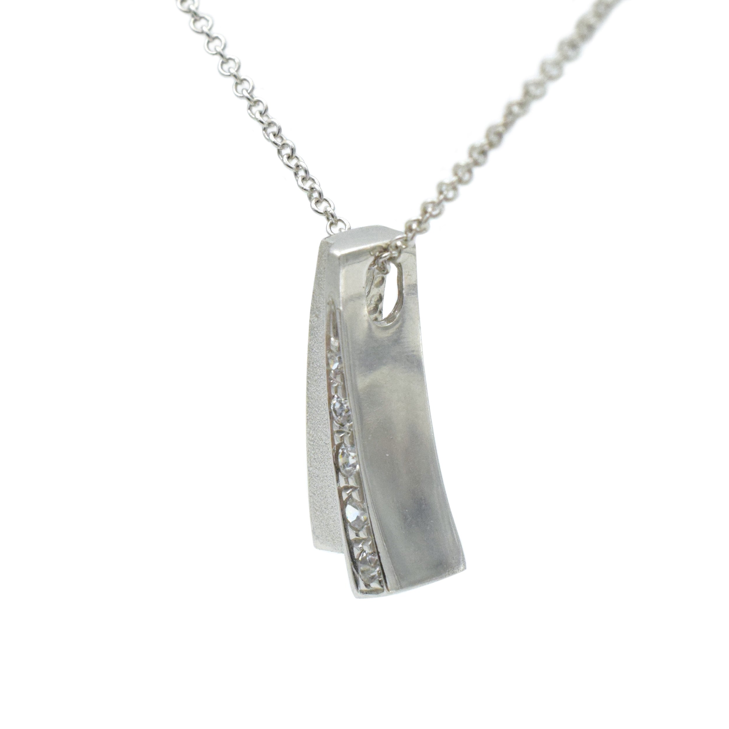Diamond Pendant / Necklace In 18k White Gold