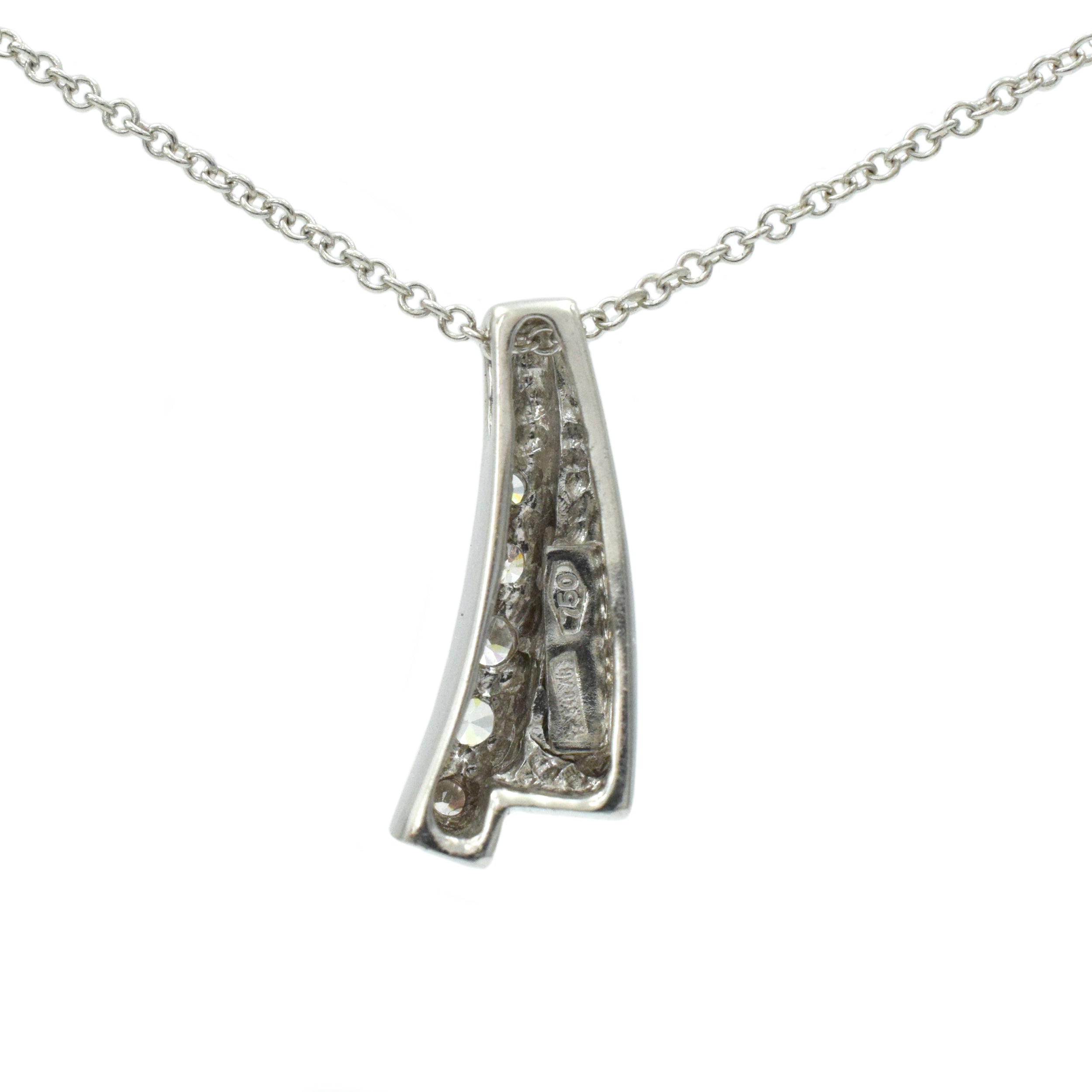 Diamond Pendant / Necklace In 18k White Gold