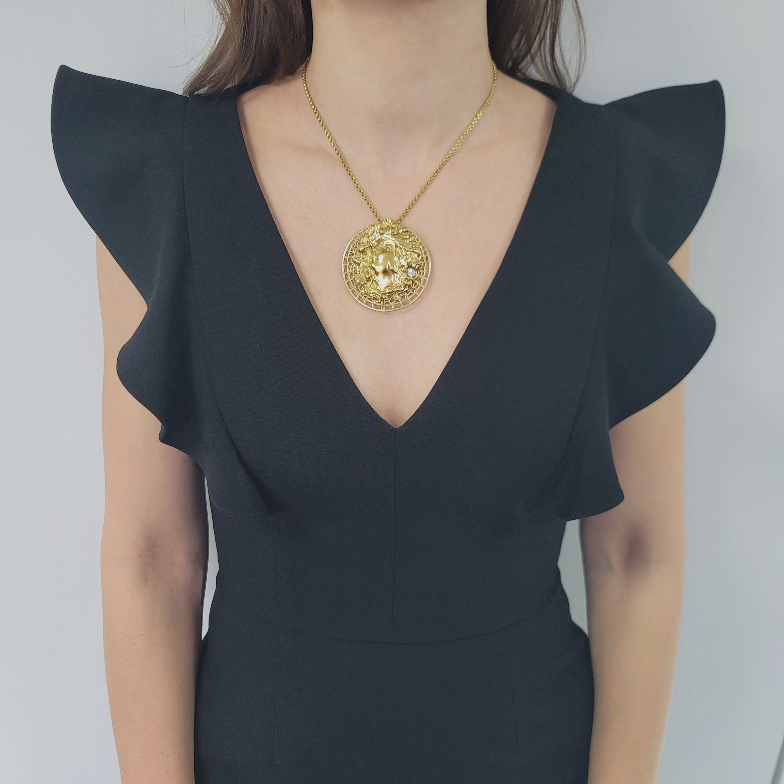 Retro 18k Yellow Gold And Diamond Venus Pendant / Brooch In 18k Yellow Gold