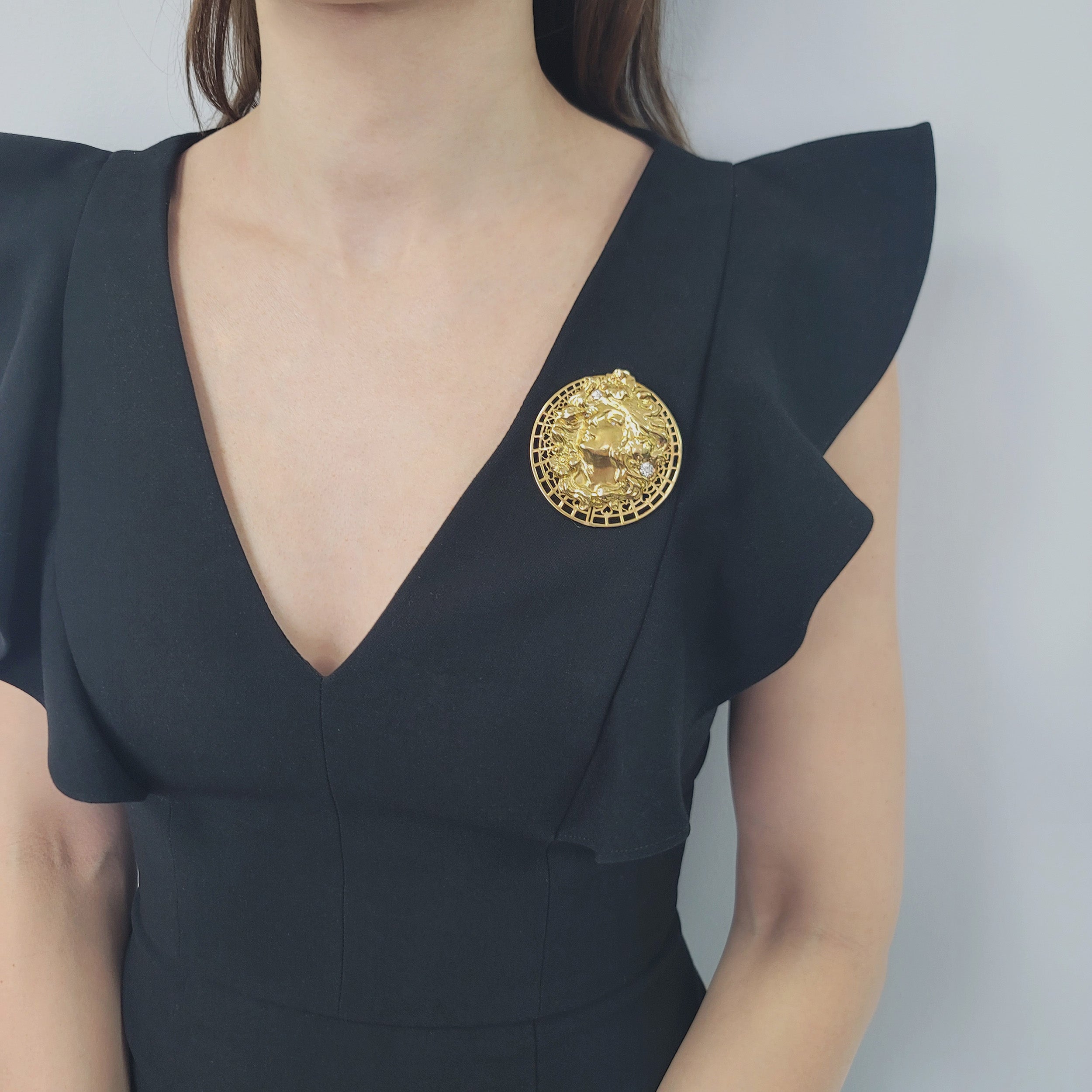 Retro 18k Yellow Gold And Diamond Venus Pendant / Brooch In 18k Yellow Gold