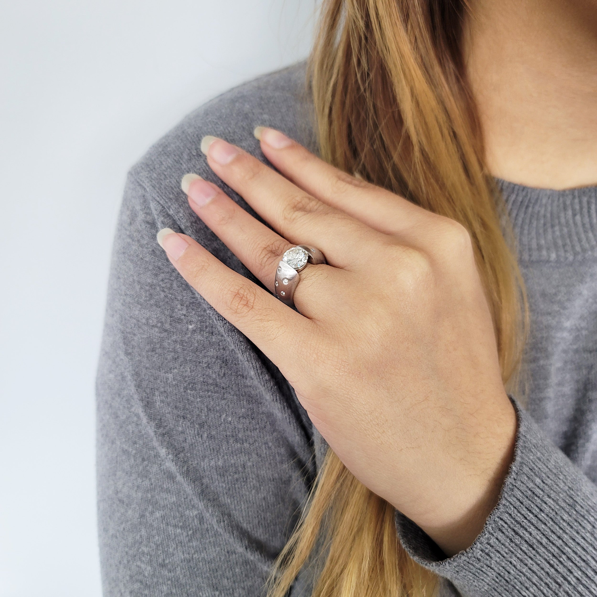 2.00ct GIA Round Brilliant Cut Diamond Ring In Platinum